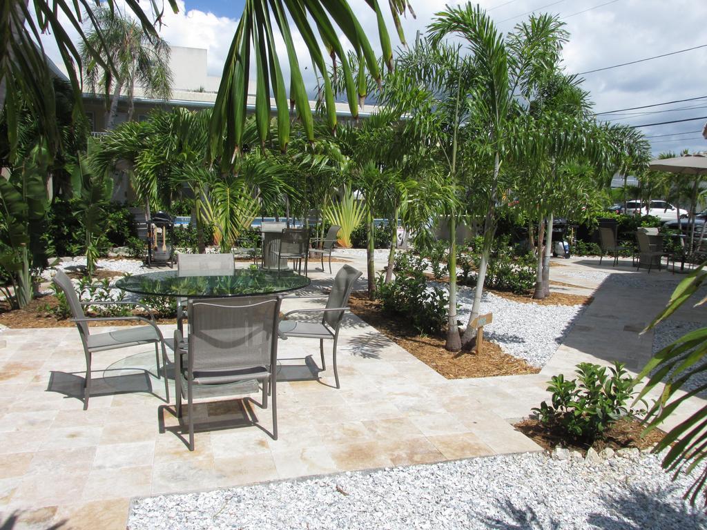 The Costal Hotel Clearwater Exterior photo