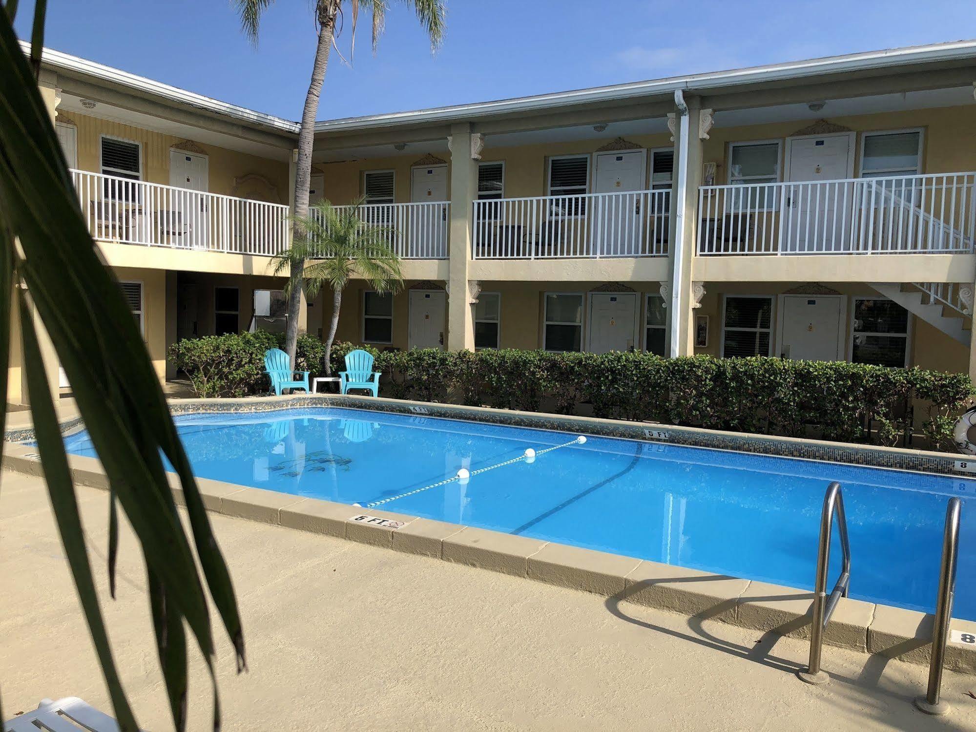 The Costal Hotel Clearwater Exterior photo